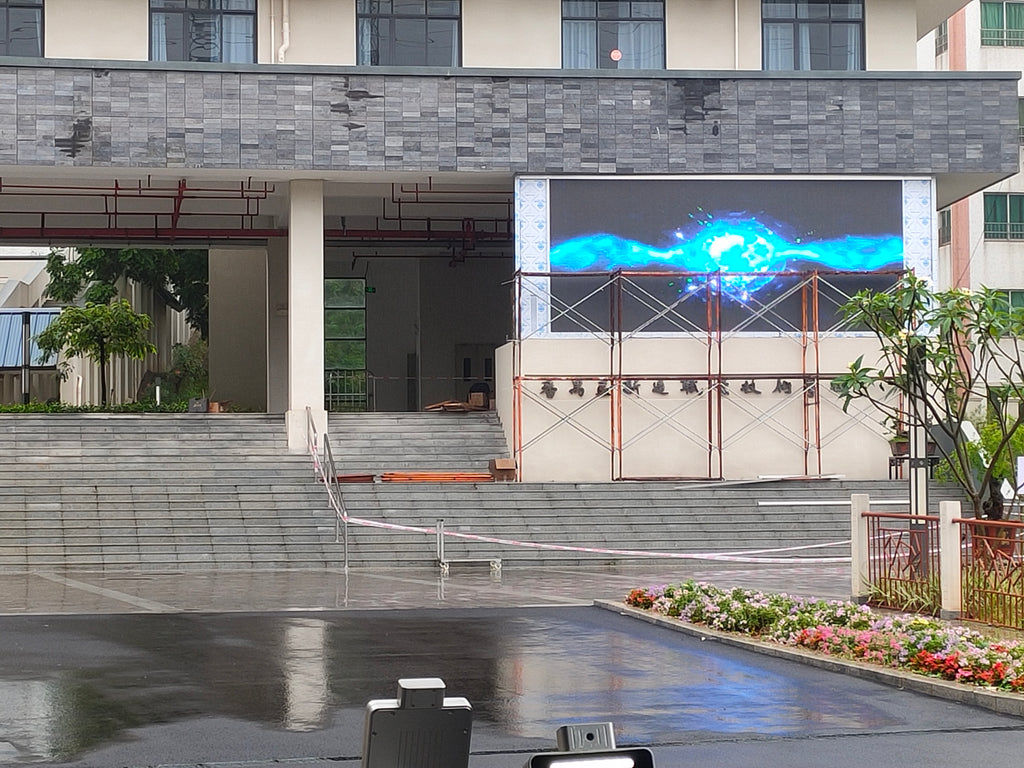 How to maintain the outdoor LED display?